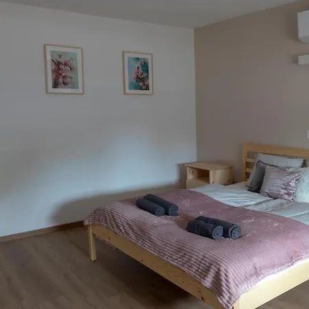 Amande House&cottage Semesterbostad *