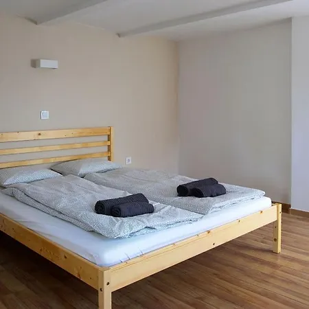 Amande House & Holiday home Vonyarcvashegy