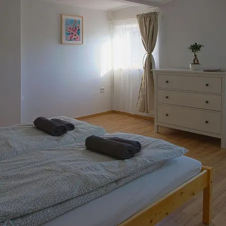 Semesterbostad Amande House&cottage *