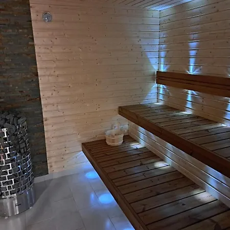 Amande House&cottage Semesterbostad